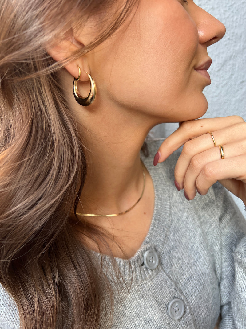 Crescent Curve Golden Hoops